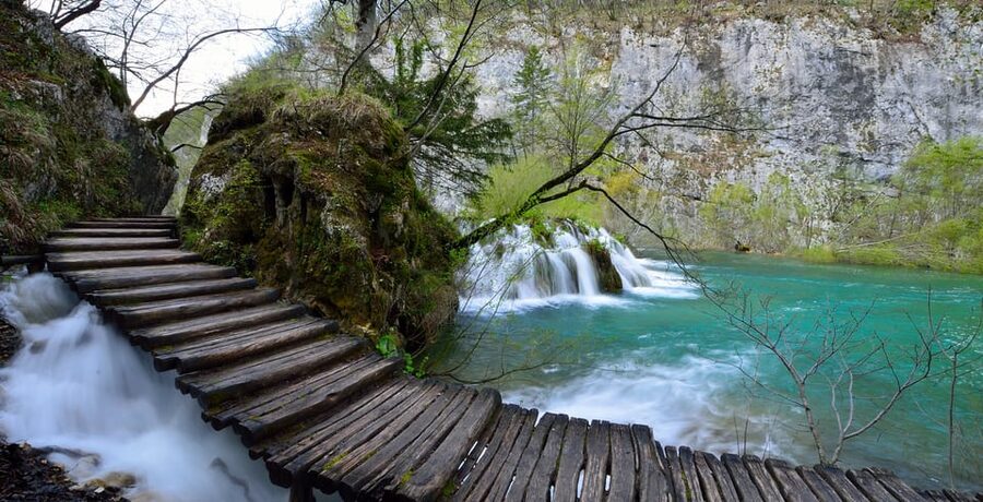From Zadar: Plitvice Lakes Tour with Boat & Train Ride - Why Plitvice works as a day trip from Zadar