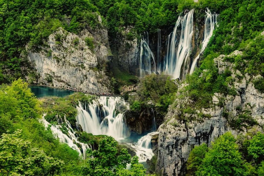 From Zagreb: Plitvice Lakes National Park Tour with Tickets - Four hours among 16 lakes and wooden paths