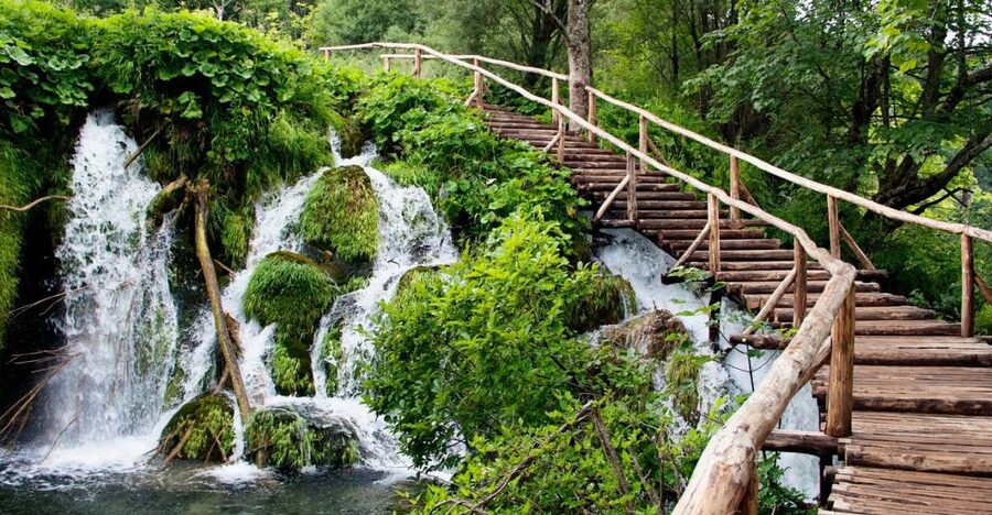 From Zagreb: Plitvice Lakes & Rastoke Private Tour - Guides who shape the day