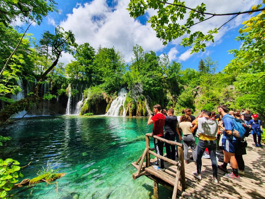 From Zagreb: Plitvice & Rastoke Guided Day Trip with Ticket - Choosing the right season