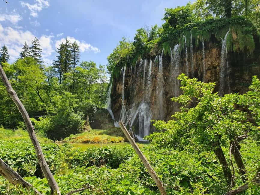 From Zagreb: Rastoke and Plitvice lakes Guided Day Trip - What the guide adds beyond directions
