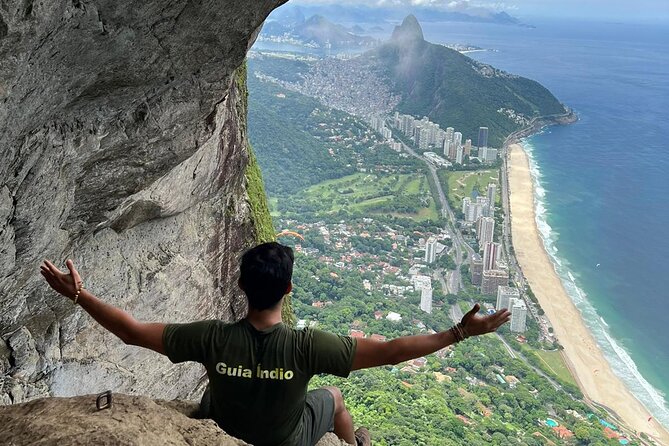 Garganta do Céu and Waterfall hike in Pedra da Gávea - The climb from Estrada Sorimã