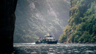 Geiranger: Fjord and Waterfalls Sightseeing Boat Trip
