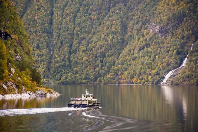 Geiranger: Fjord and Waterfalls Sightseeing Boat Trip - How the 60-minute and 90-minute trips differ
