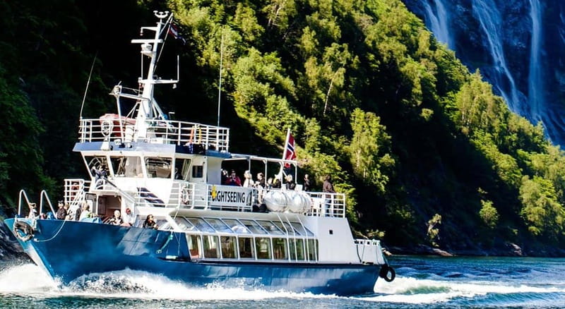 Geiranger: Fjord and Waterfalls Sightseeing Boat Trip - Open deck or warm cabin?