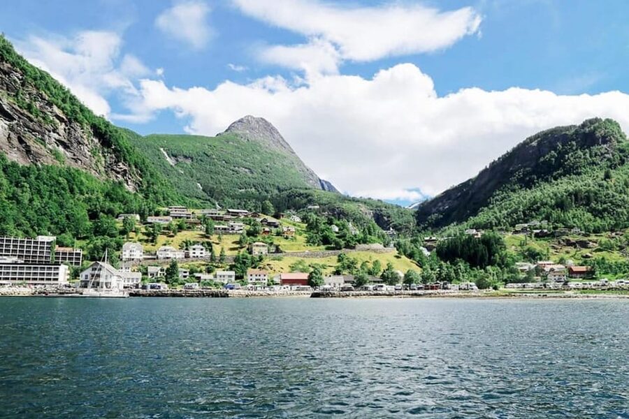 Geiranger Fjord Boat Tour with Waterfall Tasting - Friaren and the small thrill of waterfall water