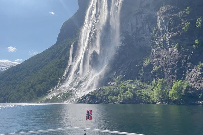 Geiranger Fjord Tour with Waterfall Tasting - A short cruise with one memorable trick