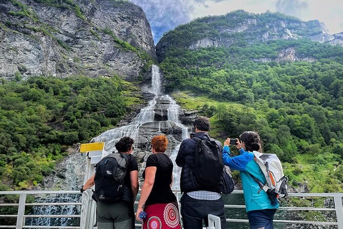 Geiranger Fjord Tour with Waterfall Tasting - Getting to the boat in Geiranger