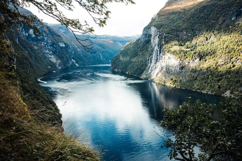 Geiranger: Kayak Tour with Waterfall Views - Why Geirangerfjord looks different from a kayak