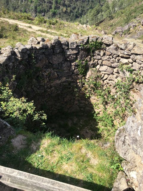Gerês National Park Waterfalls and wolf village in 4x4 - Arado Waterfall at around 900 meters