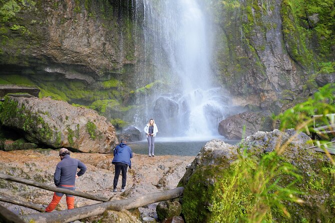Giron Waterfall and Busa Lake - Private touring makes the guide more important