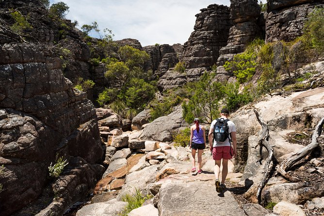 Grampians National Park with MacKenzie Falls and Kangaroos - The Balconies and the Jaws of Death