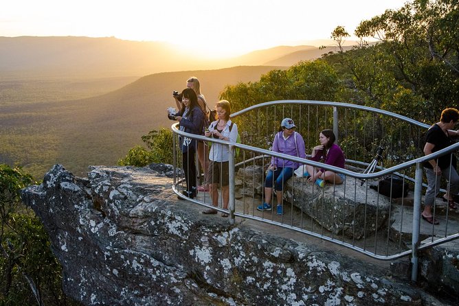 Grampians National Park with MacKenzie Falls and Kangaroos - Lunch in Halls Gap