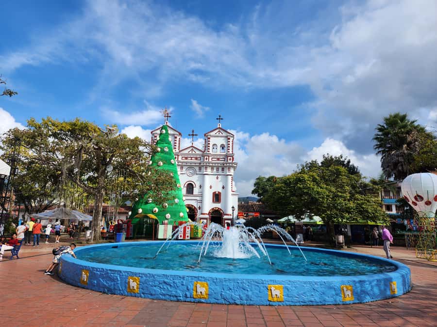 Guatape Coffee Villa including Rock Town & Waterfall - Why this Guatape day trip works so well