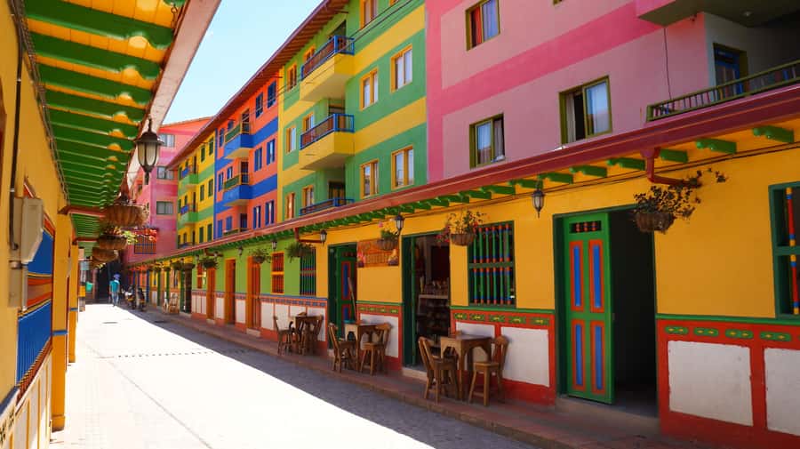 Guatape Coffee Villa including Rock Town & Waterfall - What the private format is worth