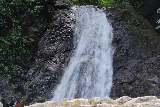 Hike 10 waterfalls in Jaco lunch included - Swimming in the natural pools