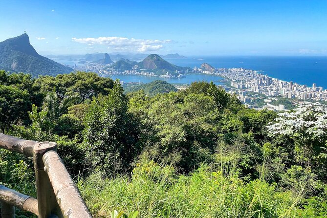 Hiking in the Tijuca Forest : Waterfalls and Caves - The Bat Cave adds a touch of adventure