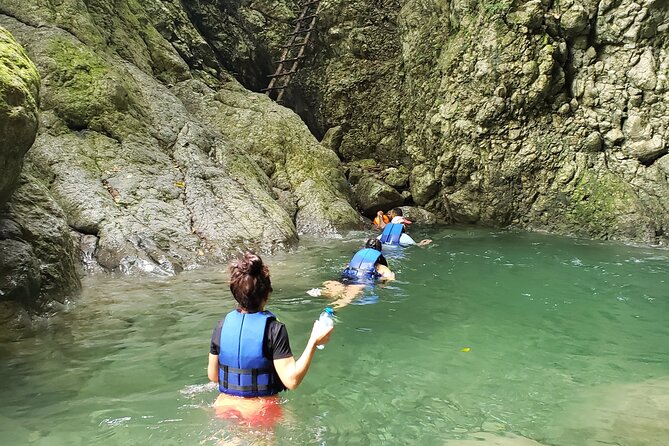 Hiking Tabernacle Thundering Waterfall in Dominican Republic - The five things to know first