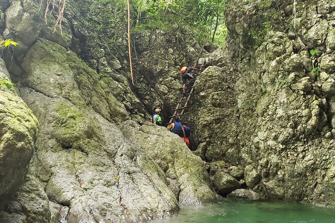 Hiking Tabernacle Thundering Waterfall in Dominican Republic - Dominican lunch after the hike