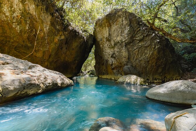 Hiking Tour of La Leona Waterfall with Lunch - What to wear and carry