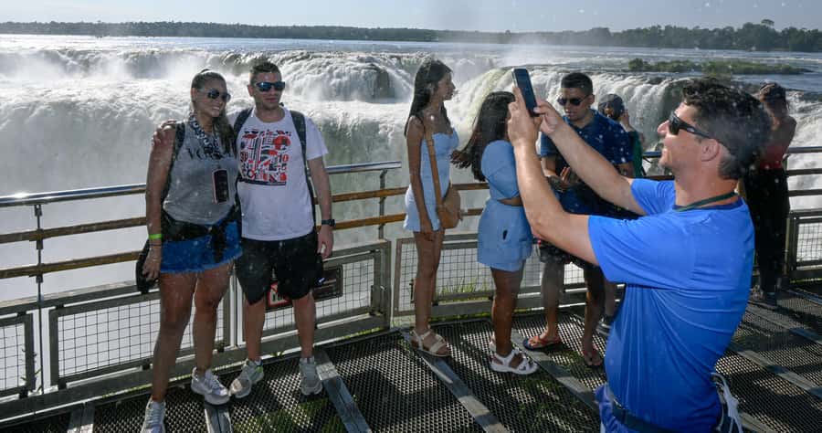 Iguassu Waterfalls: 1 Day Tour Brazil and Argentina's sides - What the US$48 price really covers