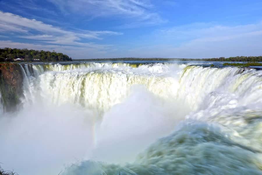 Iguazu Falls: 2-Day Argentinian and Brazilian Iguazu Falls - Day one: Argentina’s train, trails, and Devil’s Throat