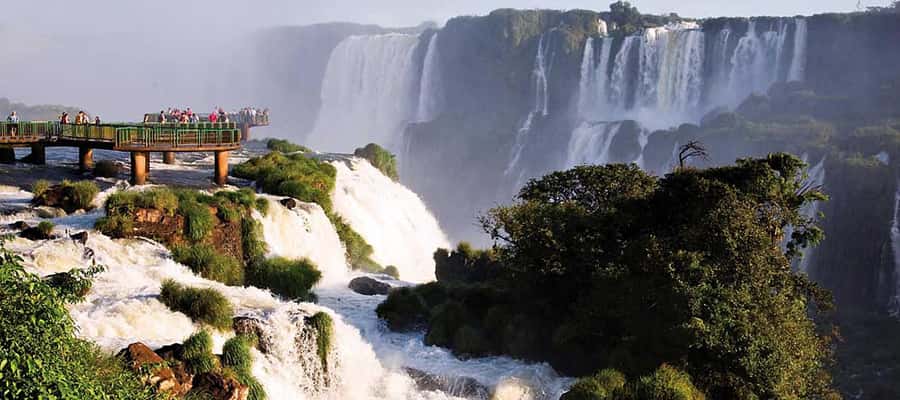 Iguazu Falls: 2-Day Argentinian and Brazilian Iguazu Falls - Guides, transport, and the value of convenience