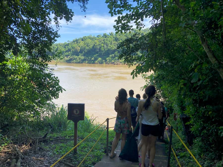 Iguazu Falls: Gran Aventura Boat and Argentinian Falls Tour - Lunch is practical, not a highlight