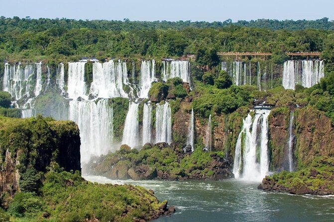 Iguazu Falls : Private day tour both Brazil & Argentina - Key points at a glance