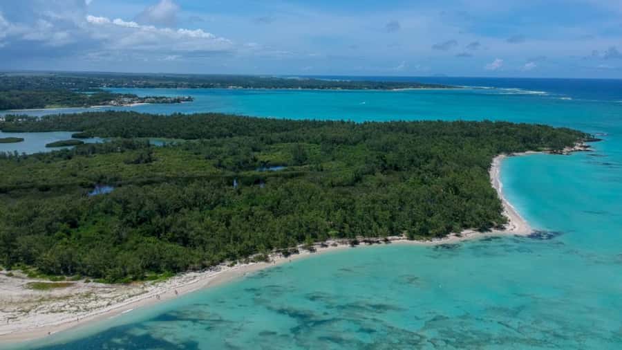 Ile Aux Cerfs Catamaran Cruise & Waterfalls- Lunch & Drinks - My call: book it if the atmosphere suits you