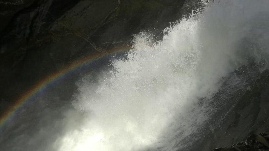 Interlaken: 72 Waterfalls Valley & Lauterbrunnen E-Bike Tour - A Swiss picnic with local flavor