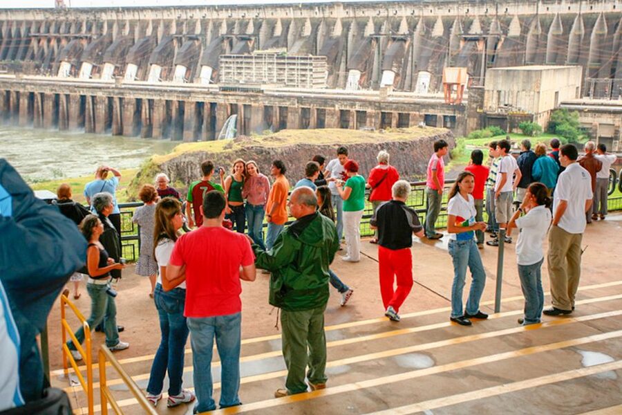Itaipu Dam Tour with Admission Ticket from Foz do Iguaçu - What the guide service really includes