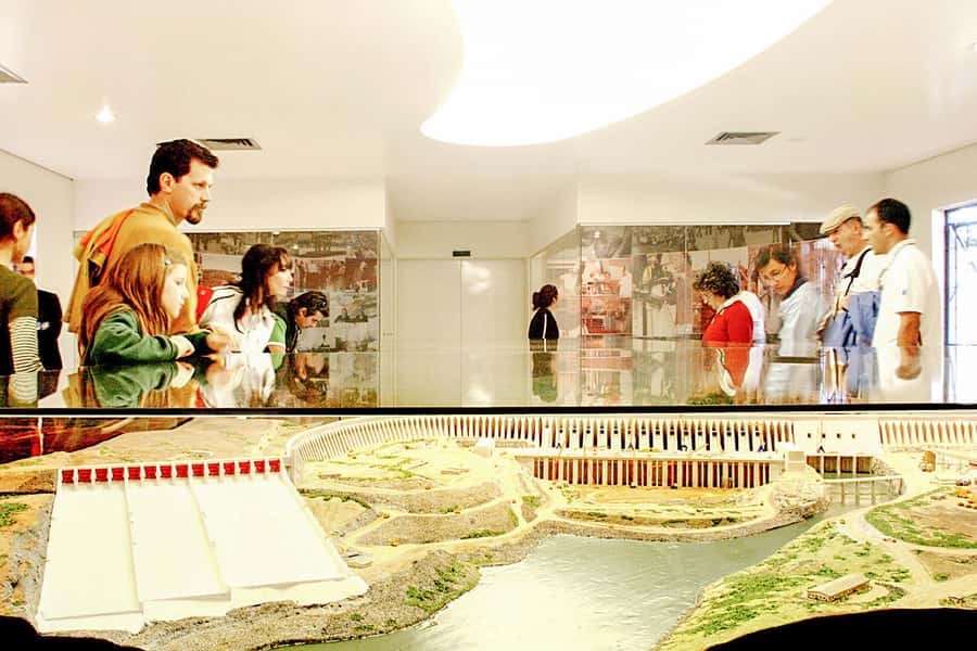 Itaipu Dam Tour with Admission Ticket from Foz do Iguaçu - Border details and what to bring