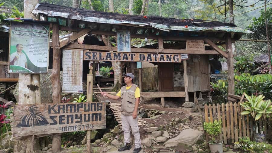 Jakarta: Active Volcano, Waterfall &beautiful local village - Fitness, weather, and what to pack