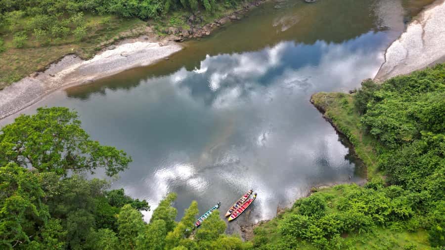 Jewel Of Fiji: Boat, Raft & Waterfall Culture Tour w/Lunch - Riding upriver by long boat