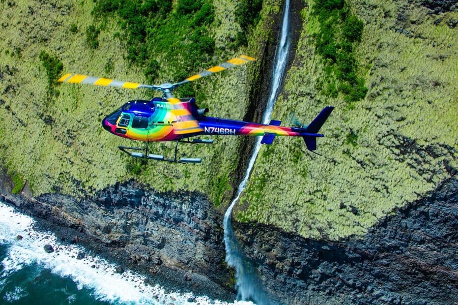 Kailua-Kona: Kohala, Volcanoes and Waterfall Helicopter Tour - Waipiʻo Valley and the black-sand coast