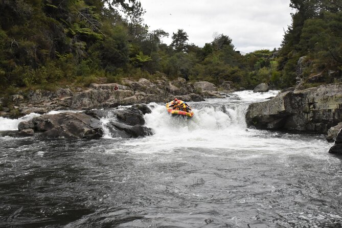 Kaituna Cascades - Grade 5 Wairoa River near Tauranga - The Waterfall delivers the biggest drop