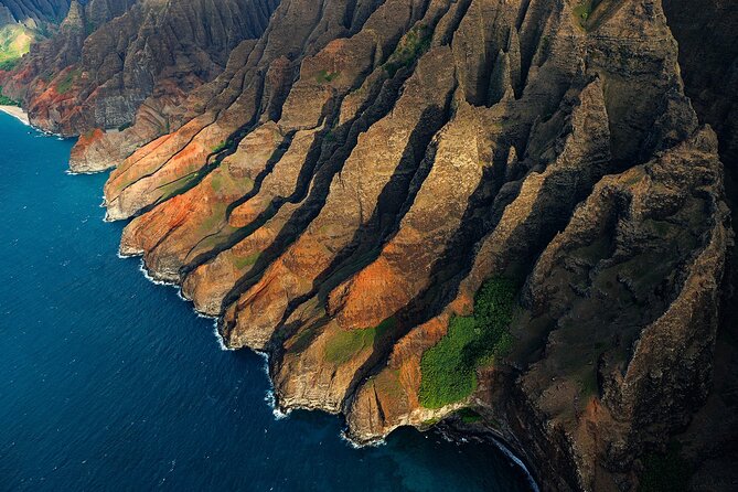Kauai Airplane Tour: Na Pali Coast, Waterfalls & Window Seats - Why an airplane is a smart way to see Kauai