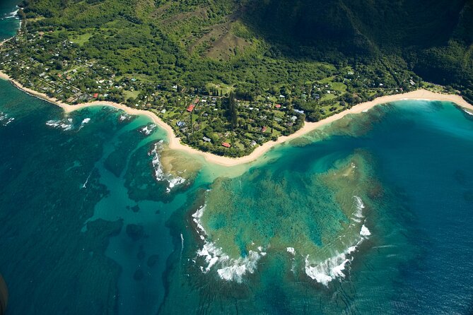 Kauai Airplane Tour: Na Pali Coast, Waterfalls & Window Seats - Waimea Canyon and the red west
