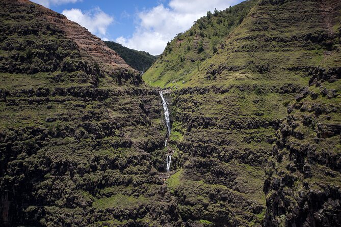 Kauai Deluxe Waterfall Safari: Helicopter Tour - Who should book this Kauai helicopter tour?