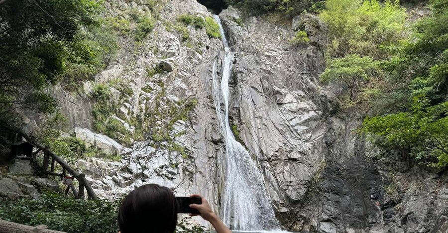 Kobe: Guided Tour of Nunobiki Waterfalls and Herb Garden - From Shin-Kobe Station to the first waterfall