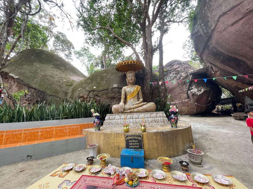 Koh Ker, Kulen Waterfall and Beng Mealea from Siem Reap - The guide can shape the whole experience