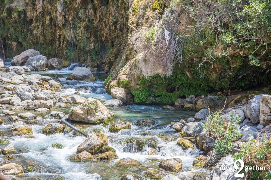 Kourtaliotiko Gorge: Snorkel Trip to the Waterfalls - Warming Up with Sun and Fresh Fruit