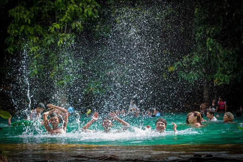 Krabi: Emerald Pool, Hot Waterfall, & Tiger Cave Temple Tour - Lunch breaks up the nature stops