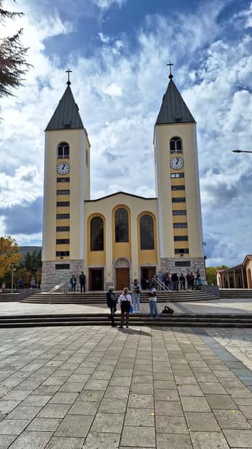 Kravice waterfall excursion, Ston,Međugorje, Mostar - The return trip includes an optional taste of Doli