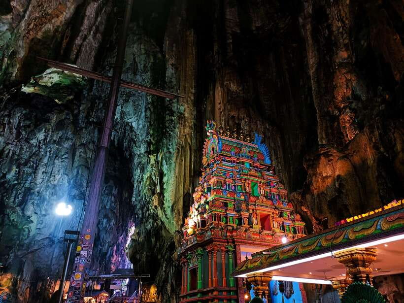 Kuala Lumpur: Batu Caves, Ramayana Caves & Kanching Falls - Three very different stops in five hours