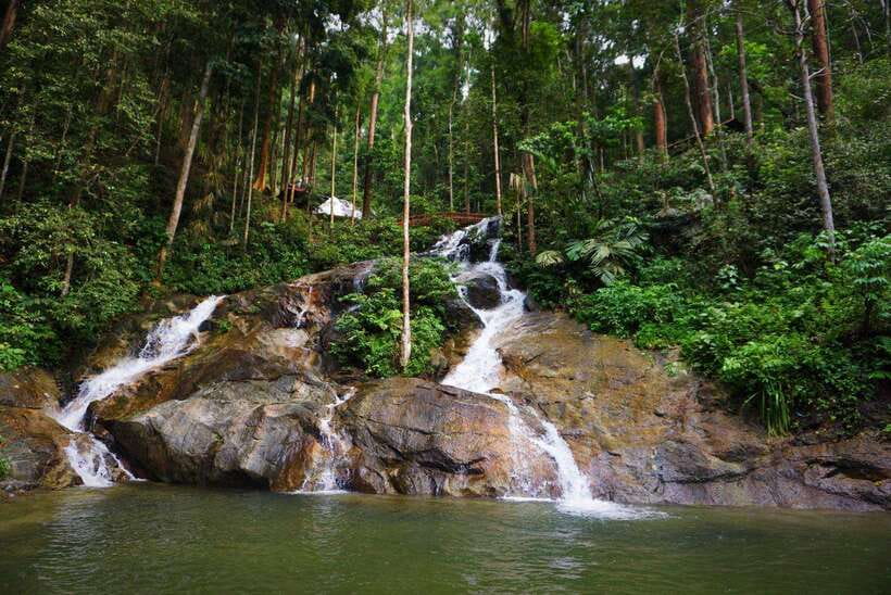 Kuala Lumpur: Batu Caves, Ramayana Caves & Kanching Falls - Batu Caves and the famous rainbow steps
