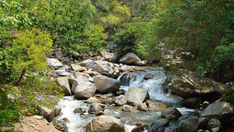 Kuala Lumpur: Batu Caves, Ramayana Caves & Kanching Falls - Who should book this outing