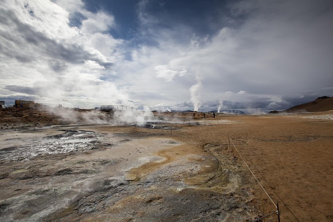 Lake Mývatn and Goðafoss Shore Excursion - Why the small vehicle matters