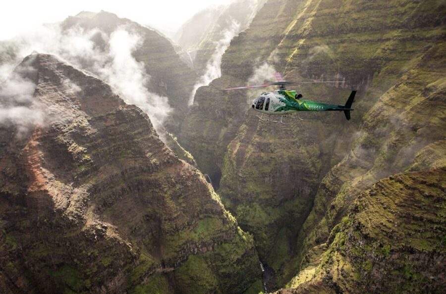 Lihue: Deluxe Waterfall Safari Helicopter Tour - Flying along the Na Pali Coast